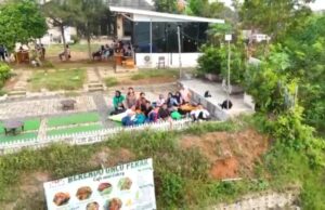 Restoran Berendo Uncu Perak: Sensasi Makan dengan View Pantai di Bengkulu
