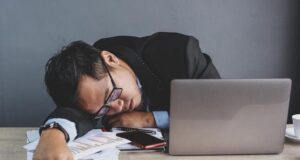 Waspada! Inilah Kebiasan Kecil Yang Bisa Menyebabkan Insomia