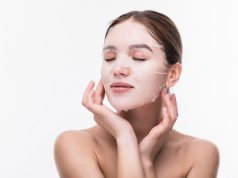 Hati-Hati Memakai Sheet Mask: Manfaat, Risiko, dan Cara Pemakaian yang Benar